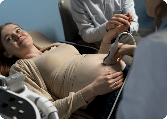 gynecologist-performing-ultrasound-consultation
